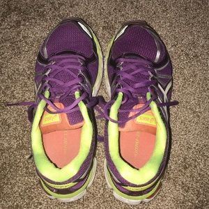 ASICS gel-nimbus tennis shoes